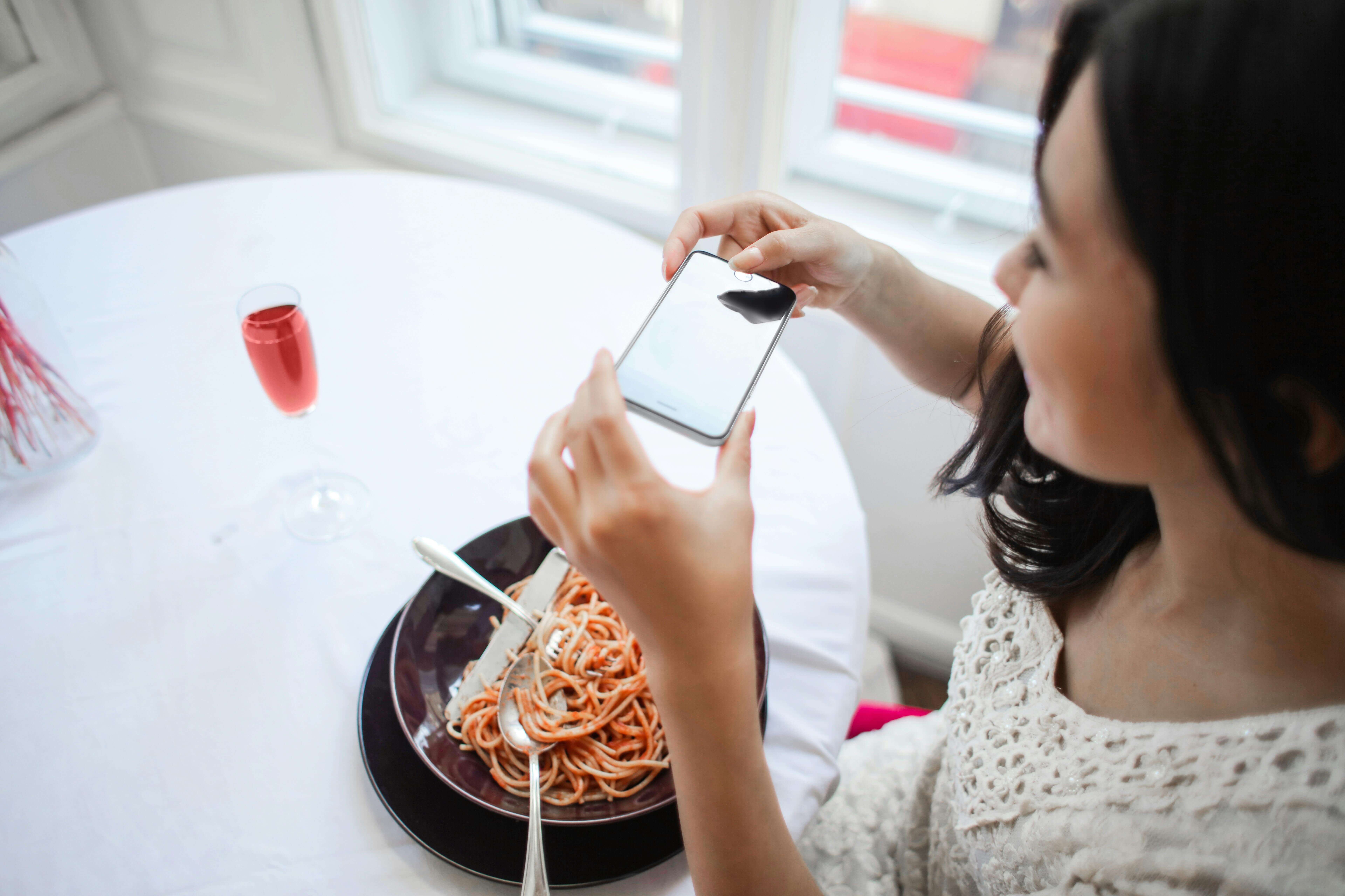 Is social media fuelling eating disorders in teenagers? | emeis
