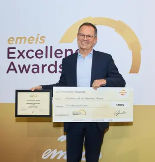 Pierre Krolak-Salmon remet le prix