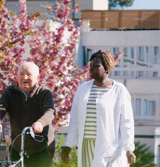 promenade dans le parc de la résidence