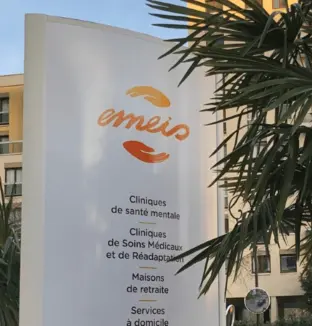 Totem siège emeis Puteaux