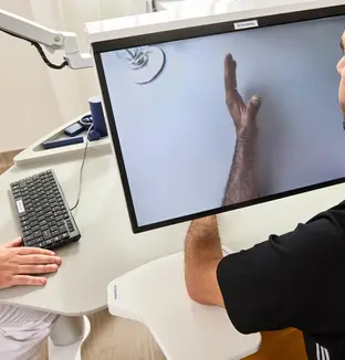 séance de rééducation miroir